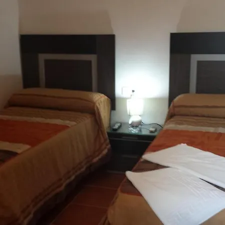 Gran Plaza Casa de hóspedes 2*